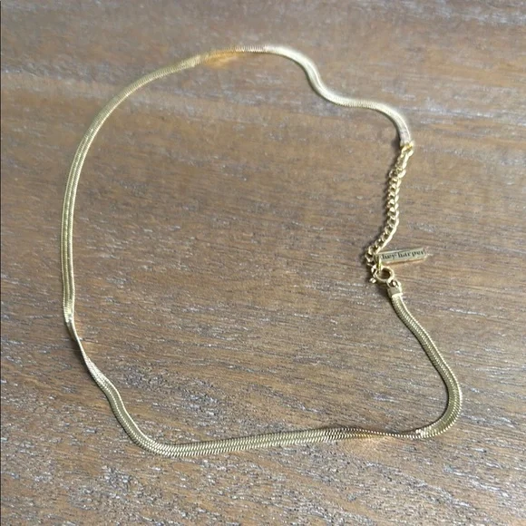 Gold Minimalist Necklace with Elegant Chain Design - Picture 2 of 2